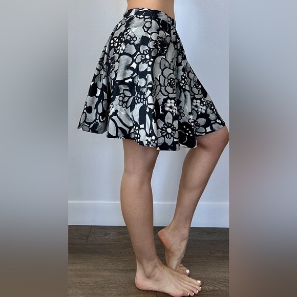 Moschino Cheap&Chic A-Line Skirt Black Gray Floral Rosetta Print Knee Length - Picture 4 of 10